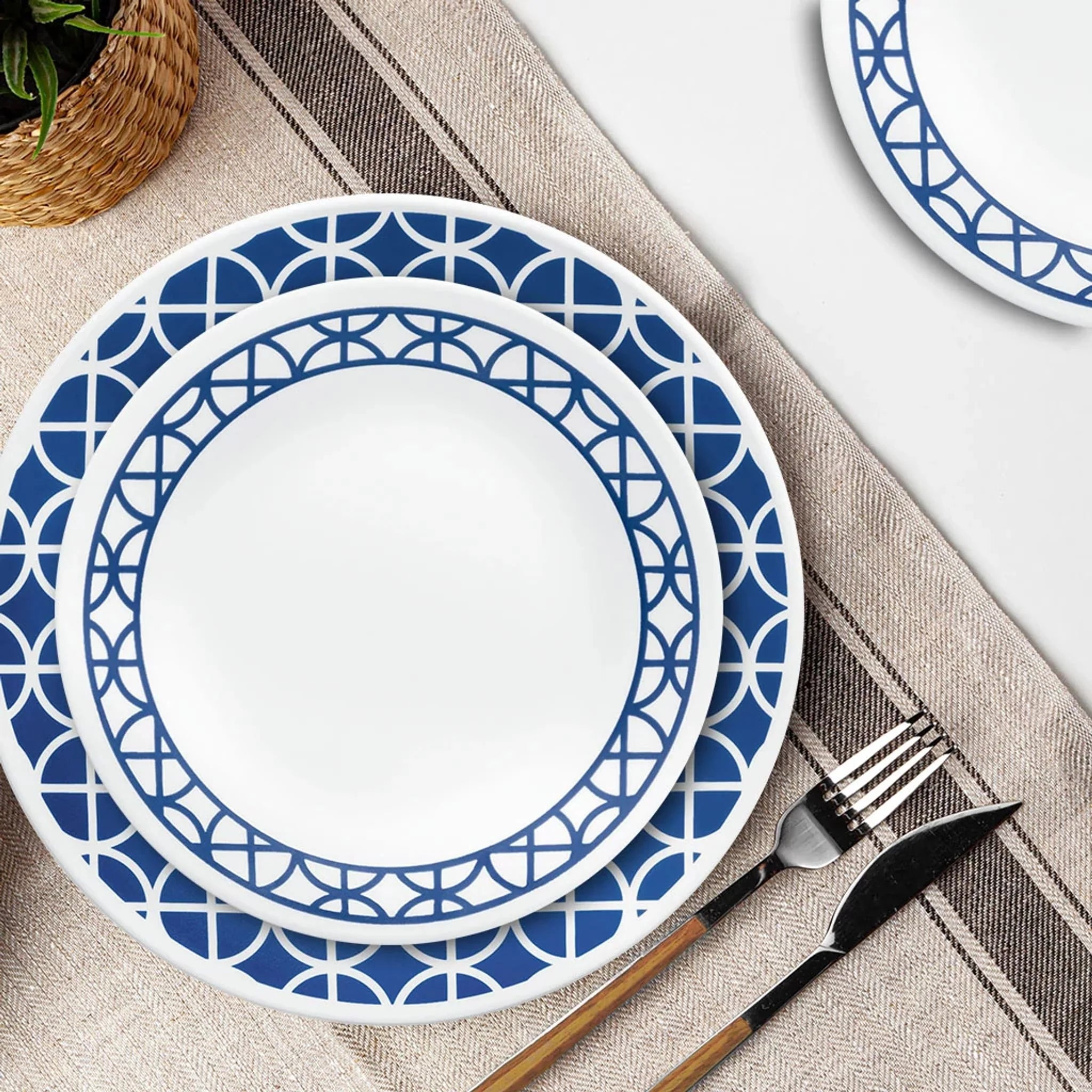 Cobalt Circles 16-piece Mugless Dinnerware Set, Service of 4 - Image 4